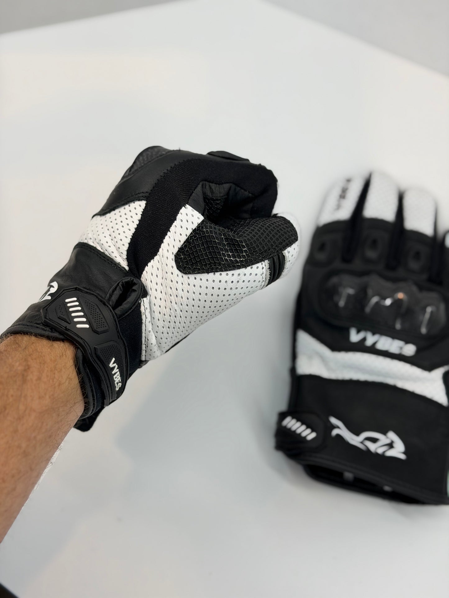 Vybes Cuff Riding Gloves
