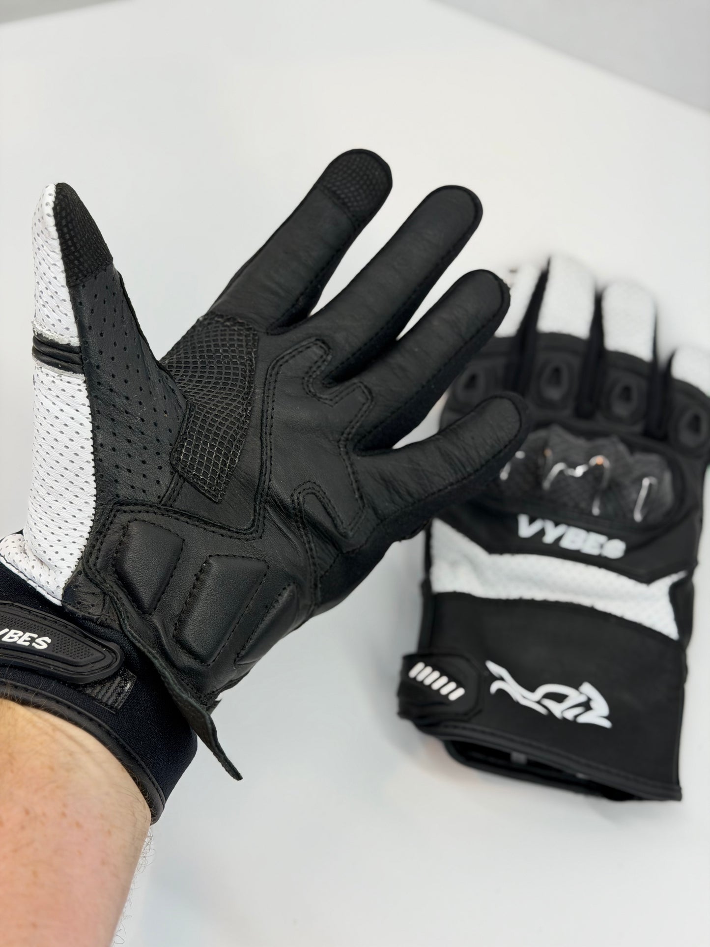 Vybes Cuff Riding Gloves