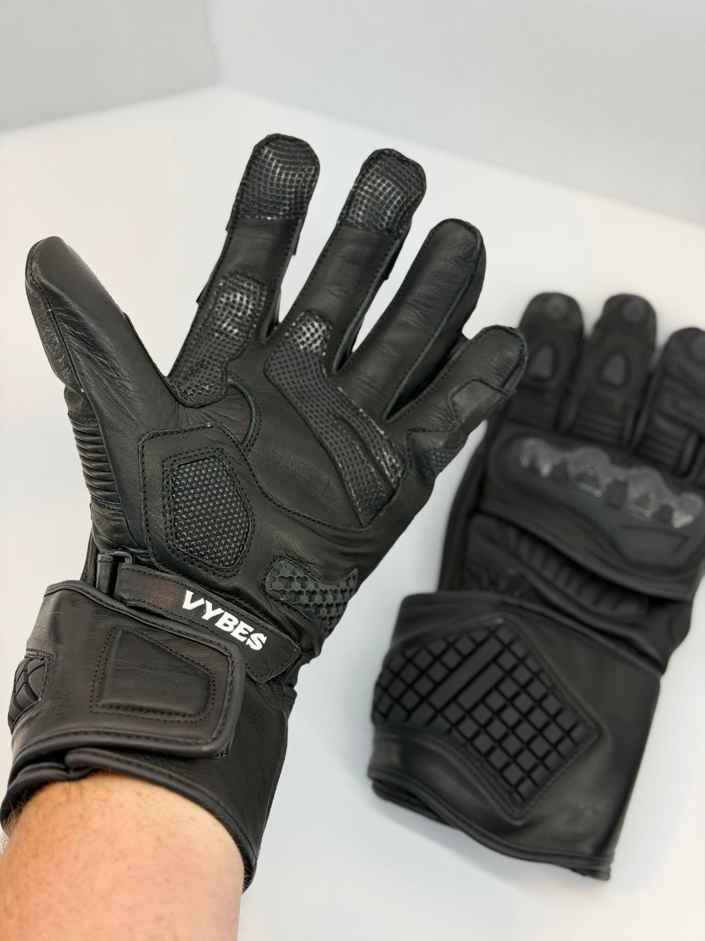 Vybes Guantlet Riding Gloves